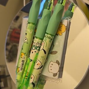 Pochaco pens